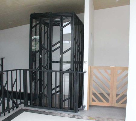 ผลงานติดตั้งลิฟท์บ้าน 4 ชั้น ที่ Pannana Hostel