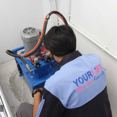 Service ลิฟท์บ้านแบบครึ่งท่อน ที่ โรงแรม Hill Fresco พัทยา