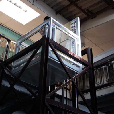 Service ลิฟท์บ้านแบบครึ่งท่อน ที่ จังหวัดตรัง