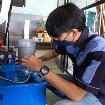 Service ลิฟท์บ้านแบบครึ่งท่อน ที่ จังหวัดตรัง