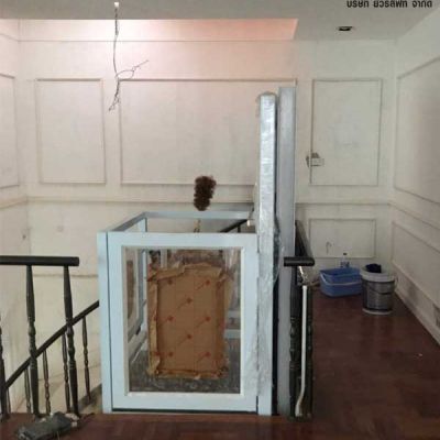 ผลงานการติดตั้งลิฟท์บ้านแบบครึ่งท่อน ที่ กรุงเทพฯ ถ.ลิ้นจี่