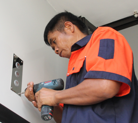 ทีมงานผู้เชี่ยวชาญด้านลิฟท์บ้าน