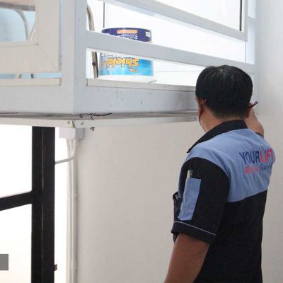 Service ลิฟท์บ้านแบบครึ่งท่อน ที่ โรงแรม Hill Fresco พัทยา