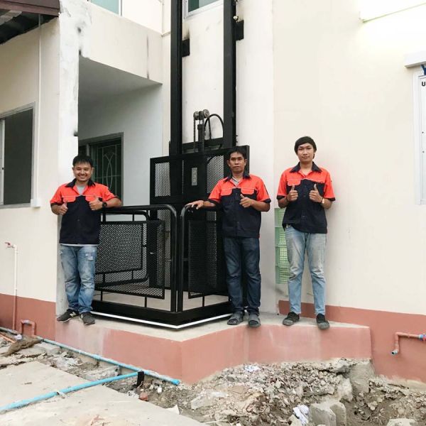 ติดตั้งลิฟท์ครึ่งท่อน 2 ชั้น  ที่ บางบัวทอง