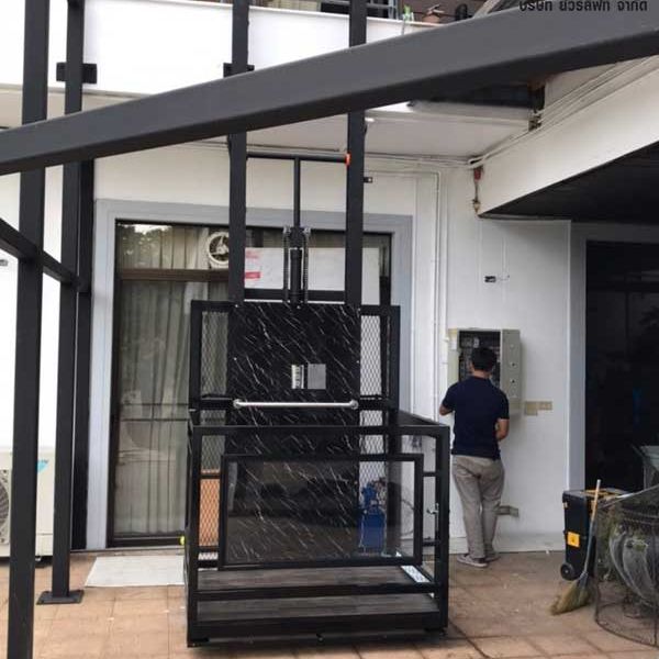 ผลงานการติดตั้งลิฟท์แบบครึ่งท่อน  ที่ เพชรเกษม กรุงเทพฯ