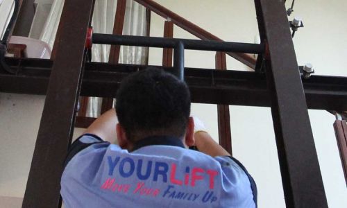 ผลงานการติดตั้งลิฟท์ครึ่งท่อน 2 ชั้น ที่ กรุงเทพฯ (วัชรพล)