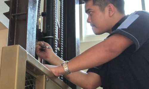 ผลงานการติดตั้งลิฟท์ครึ่งท่อน 2 ชั้น ที่ กรุงเทพฯ (วัชรพล)